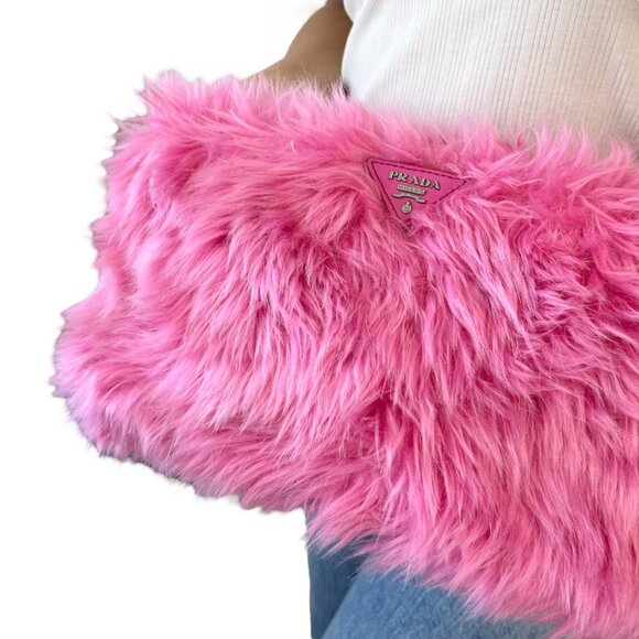 PRADA Vintage Logo Faux Fur Clutch Bag Zip Acrylic Polyester Pink  [105251] - Picture 4 of 13